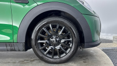 MINI Hatchback 1.5 Cooper Classic 5dr Auto Petrol Hatchback